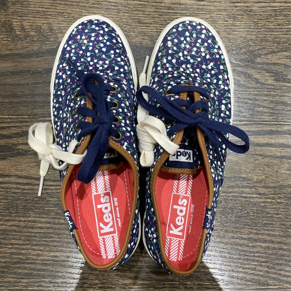 NWT! Women’s Floral Keds